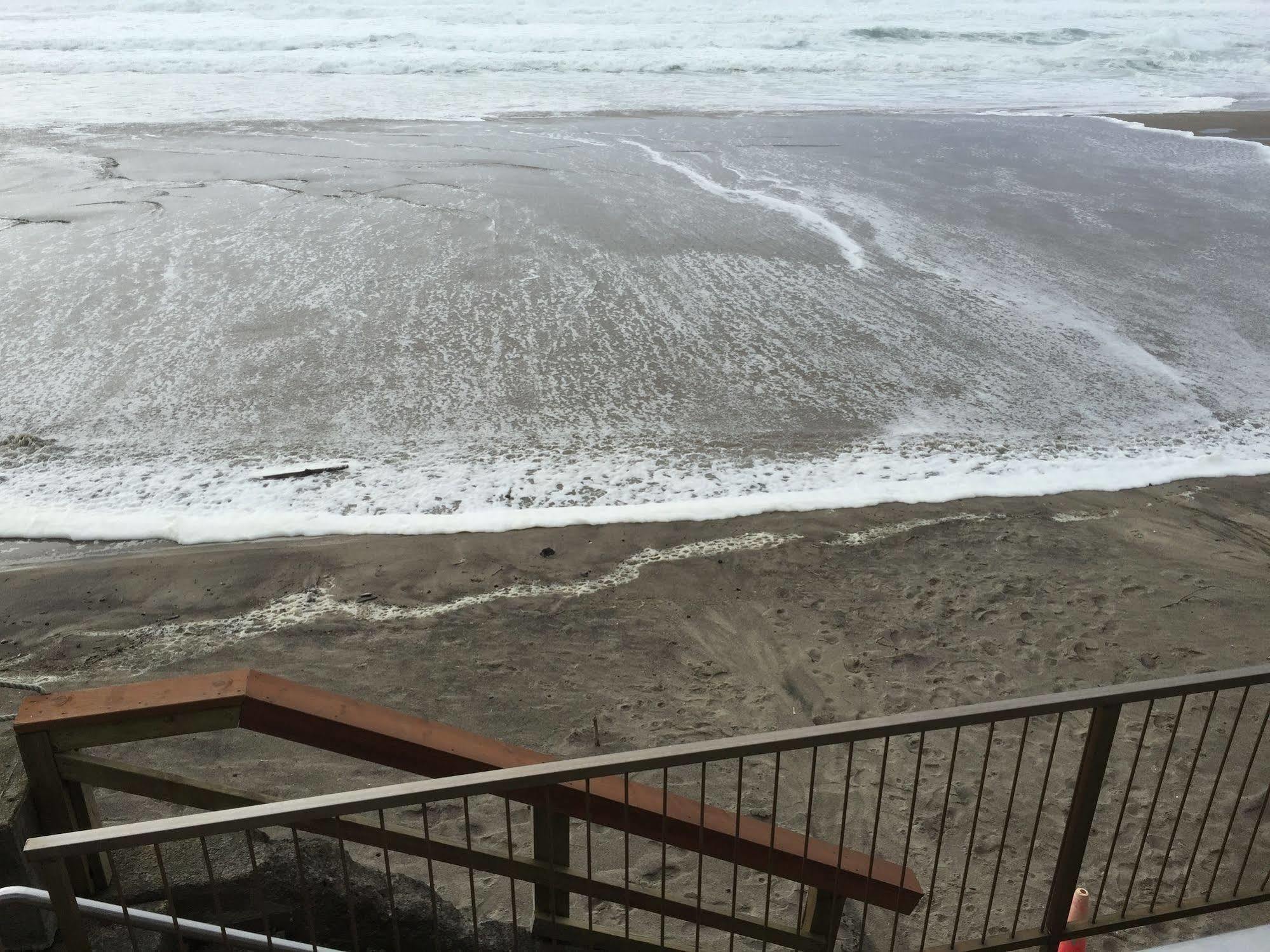 Sandcastle Beachfront Lincoln City Eksteriør billede
